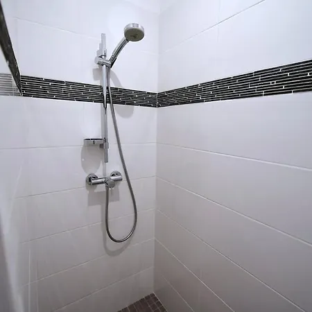 Centre Apartment *
