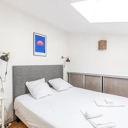Apartment Centre *