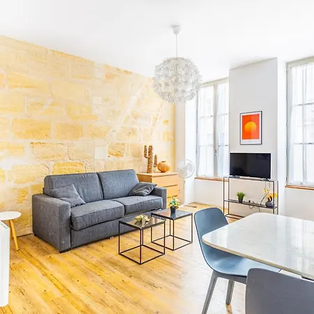 Apartment Centre